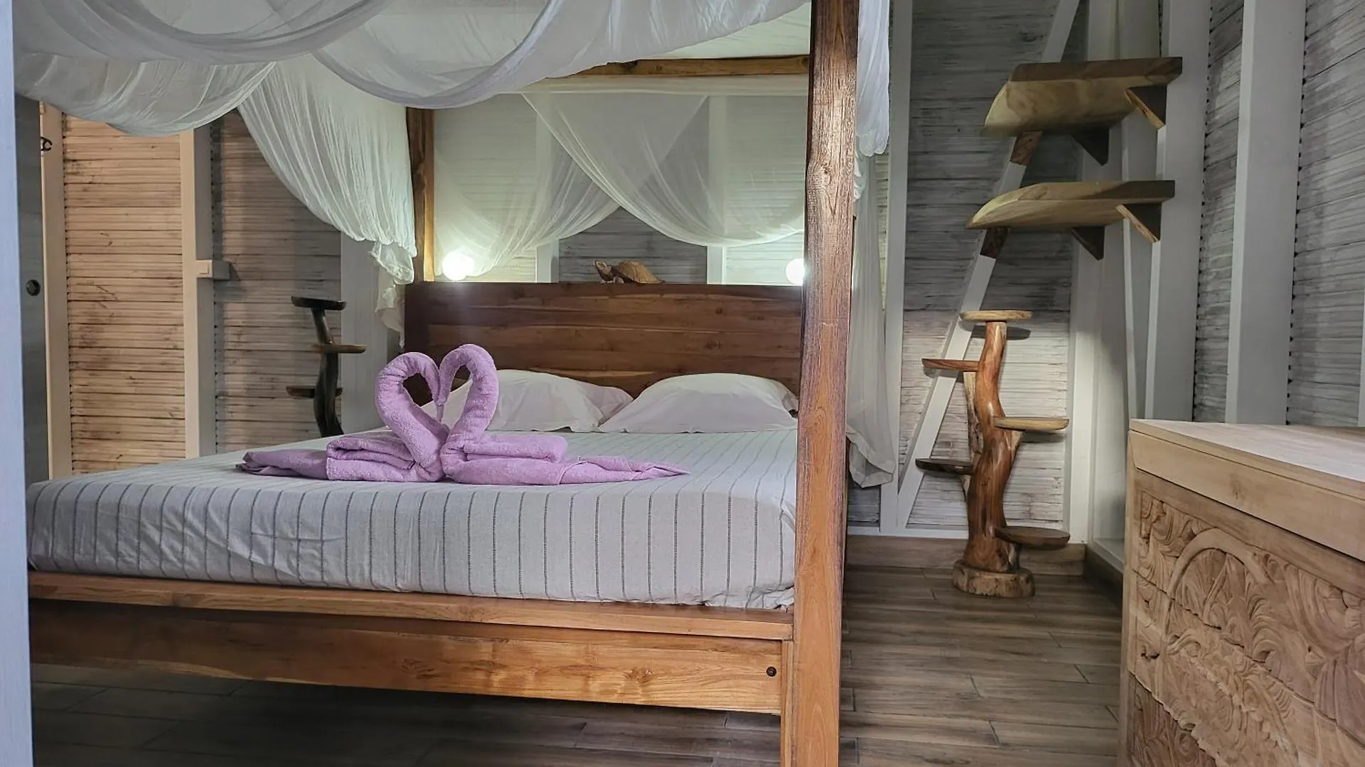 シャレー Bungalow Chez Seve Et Savi サント・ローズ